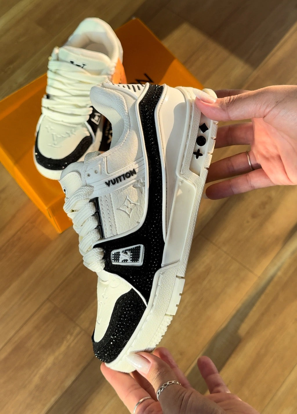 LV TRAINER STRASS